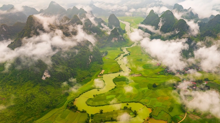 Vietnam Landscape & Wildlife Photo Tour